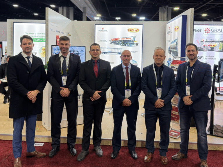 Triel-HT e Versátil Implementos marcam presença na International Production & Processing Expo em Atlanta, EUA